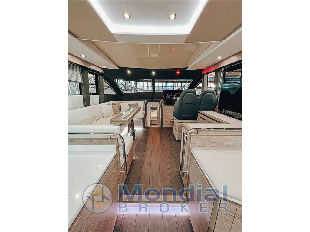 Cayman yachts S 600