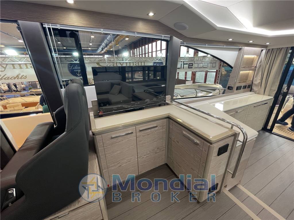 Cayman yachts S 600
