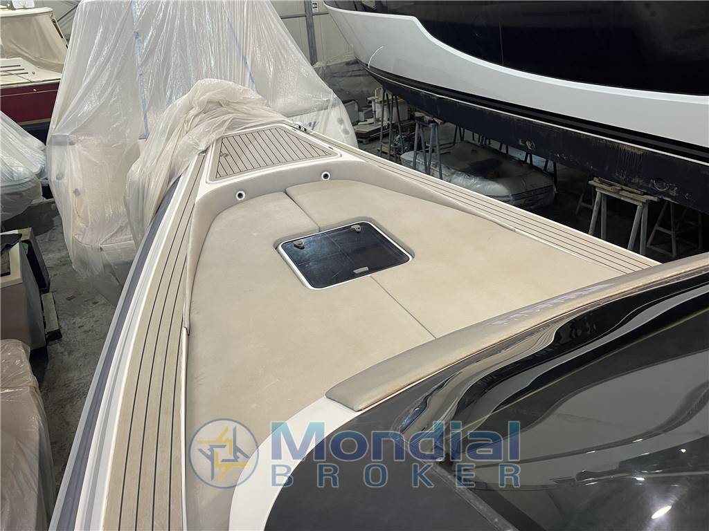 Noah 36 cabin