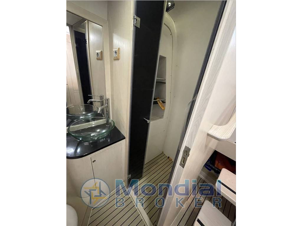 Noah 36 cabin