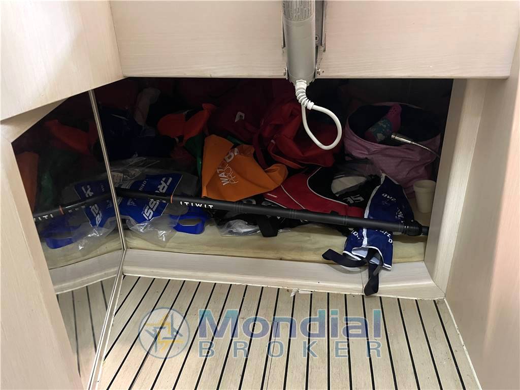 Noah 36 cabin