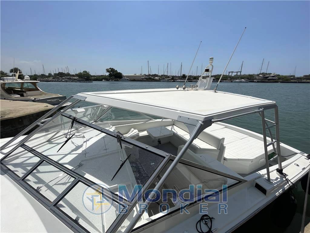 Magnum marine 35 hard top