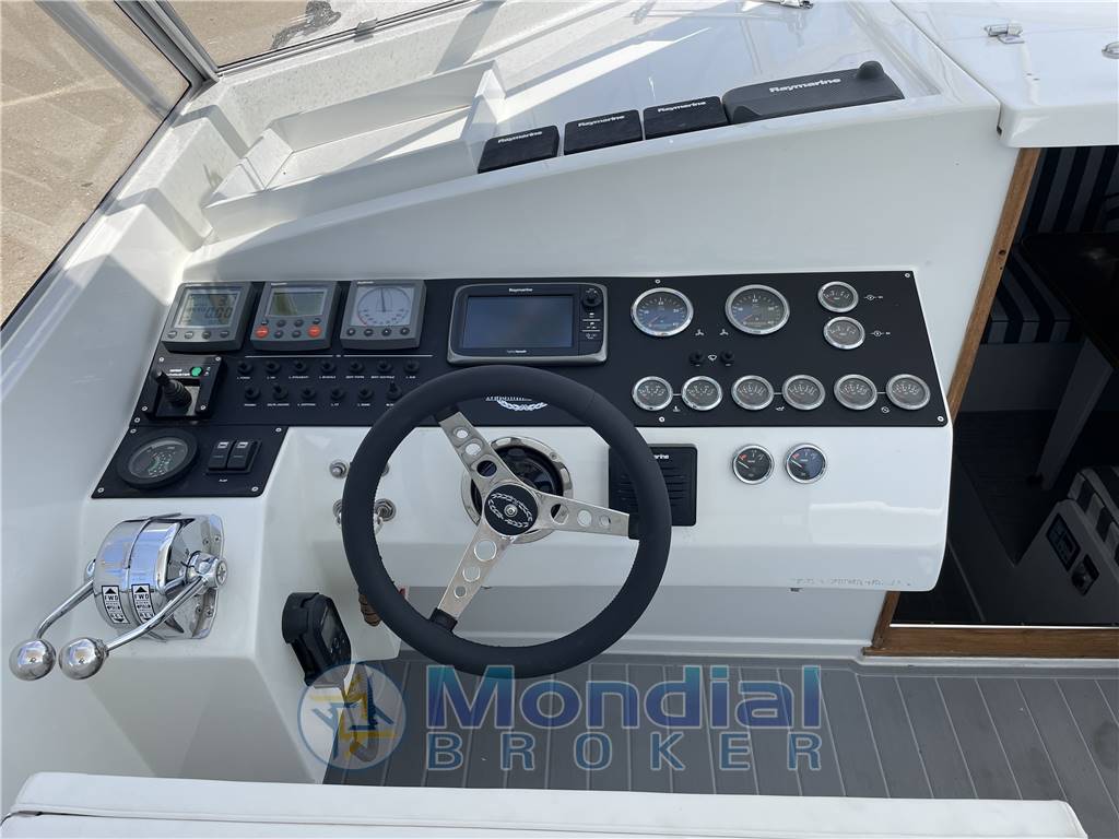 Magnum marine 35 hard top