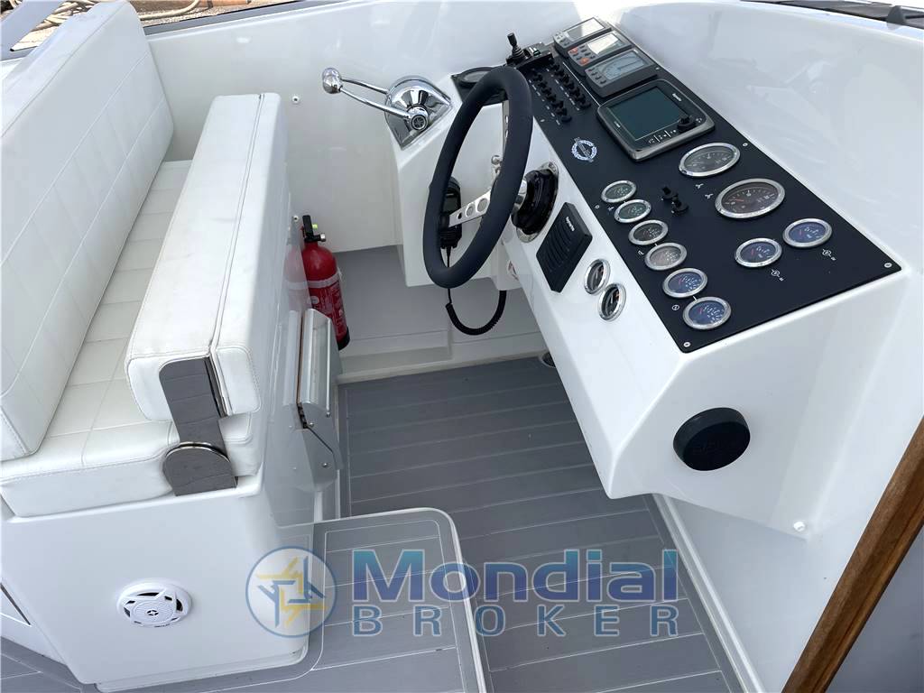 Magnum marine 35 hard top