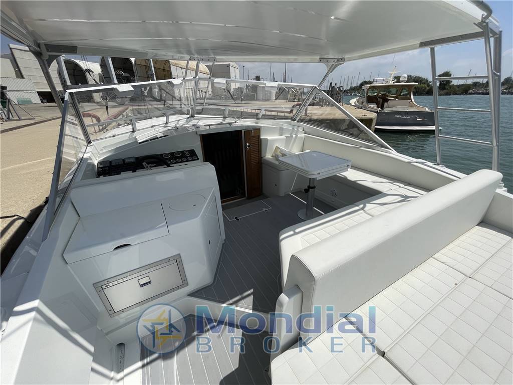 Magnum marine 35 hard top