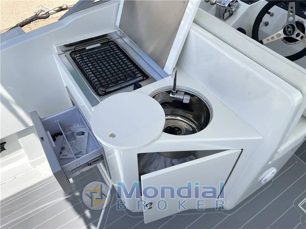 Magnum marine 35 hard top