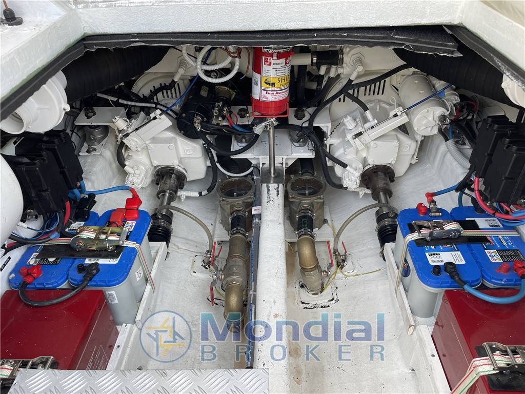 Magnum marine 35 hard top