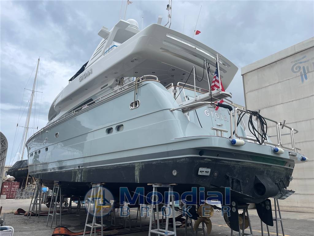 Horizon 76' distinctive