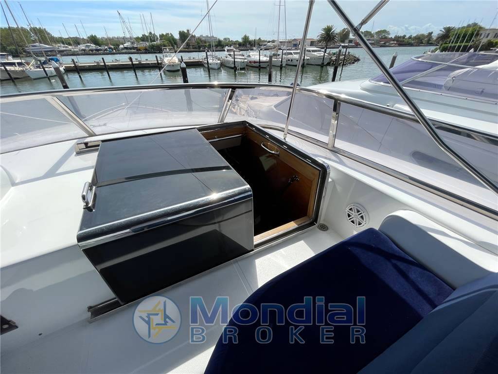 Horizon 76' distinctive