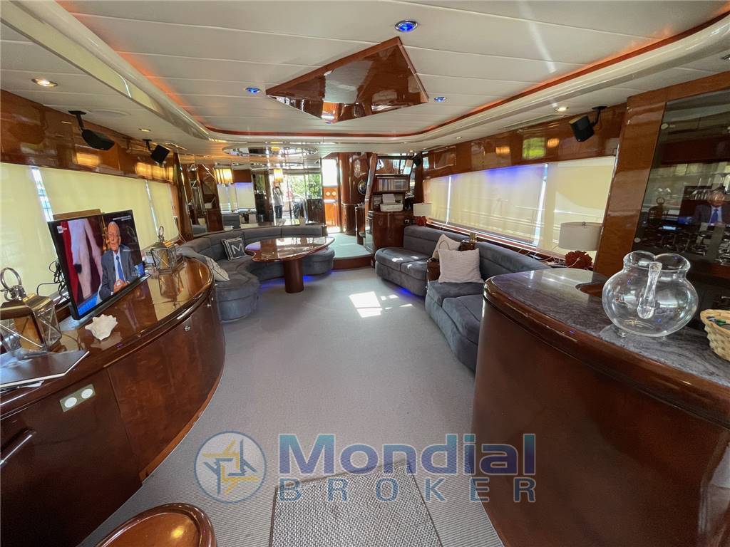 Horizon 76' distinctive