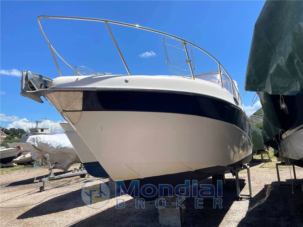 Mano marine 258 cabin