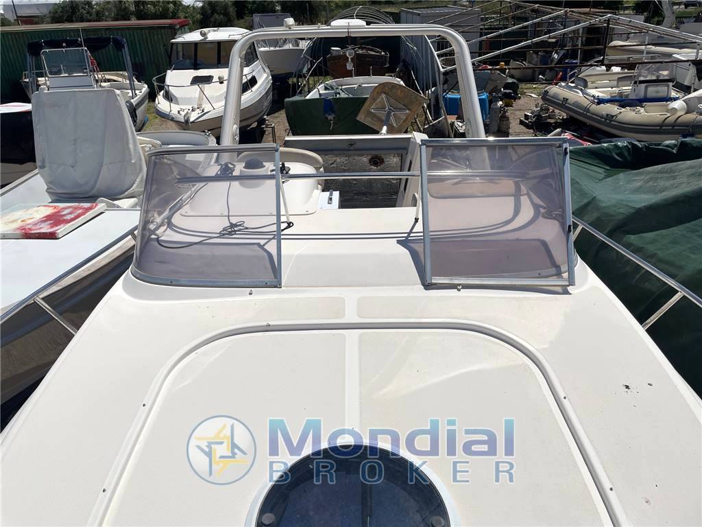 Mano marine 258 cabin