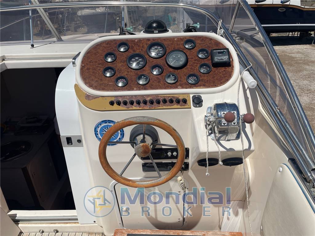 Mano marine 258 cabin