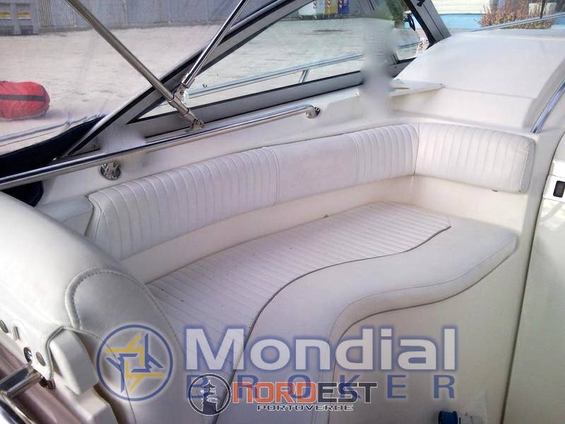 Boston whaler Conquest 28