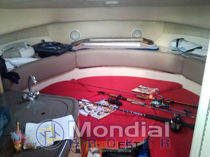 Boston whaler Conquest 28