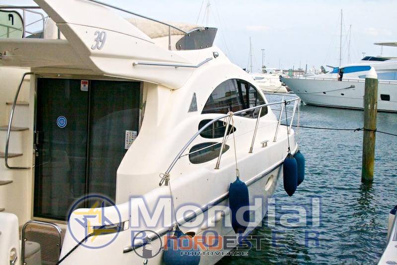 Azimut 39