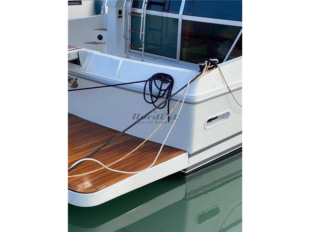 Ferretti 36 fly