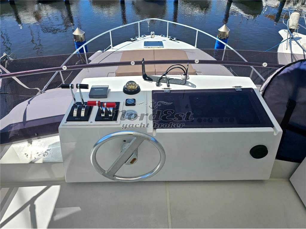 Ferretti 36 fly