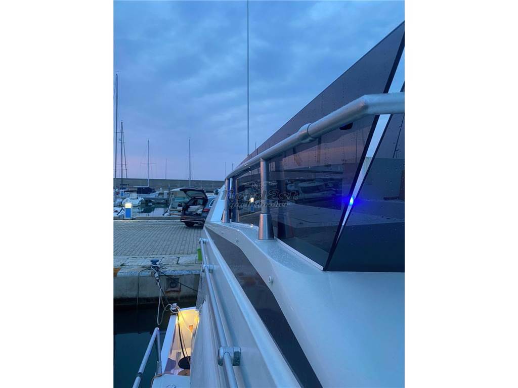 Ferretti 36 fly