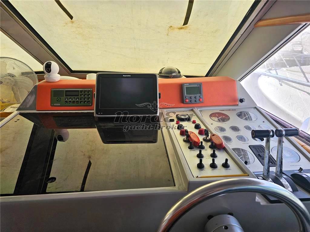 Ferretti 36 fly