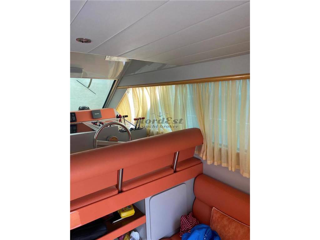 Ferretti 36 fly