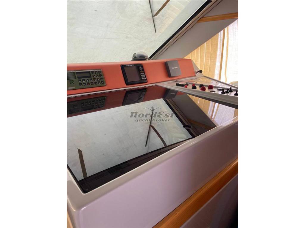 Ferretti 36 fly