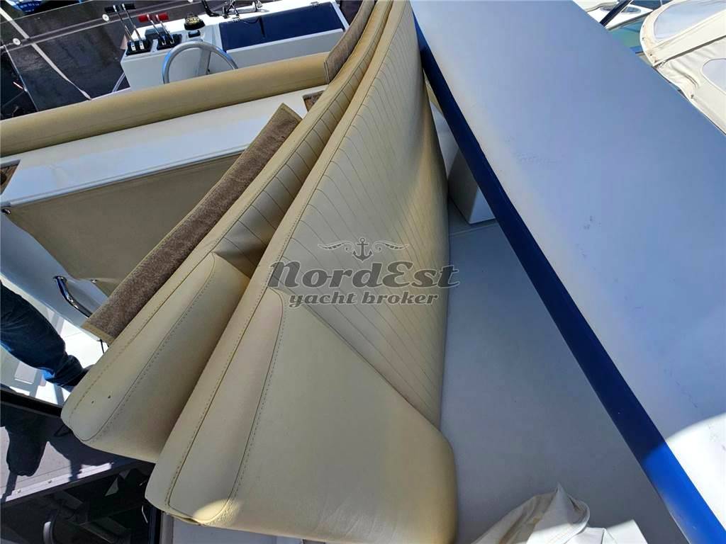 Ferretti 36 fly