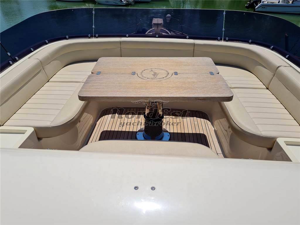 Mochi craft Dolphin 64 cruiser