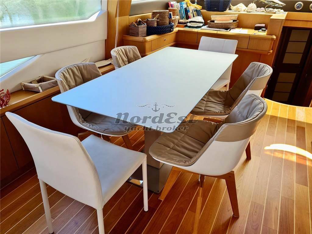 Mochi craft Dolphin 64 cruiser