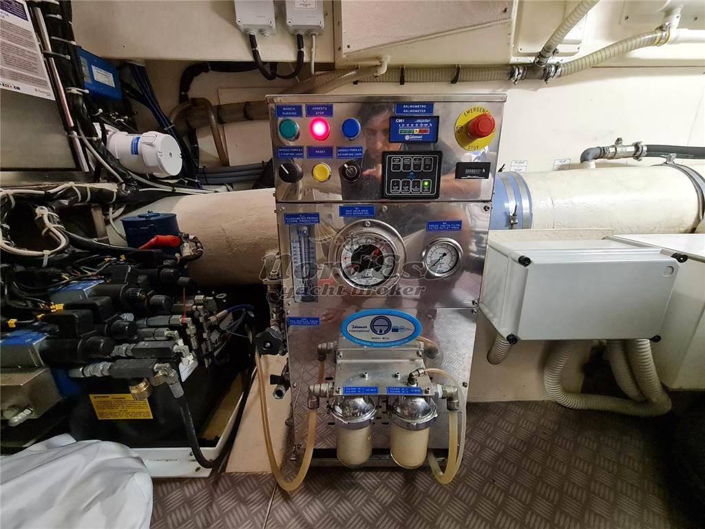 Mochi craft Dolphin 64 cruiser