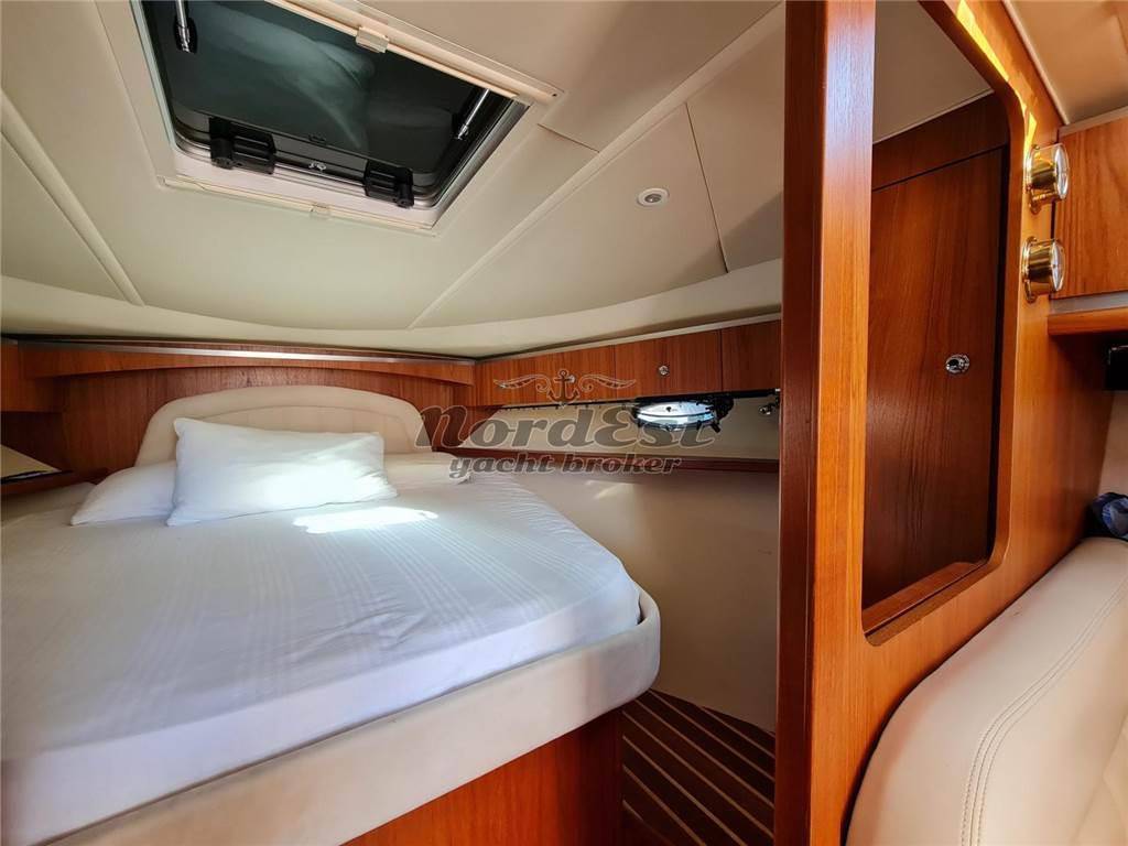 Tiara 3600 hard top ht