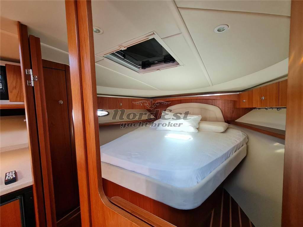 Tiara 3600 hard top ht