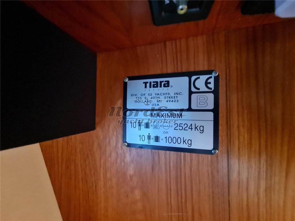Tiara 3600 hard top ht