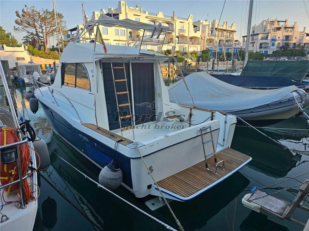 Beneteau Antares serie 9