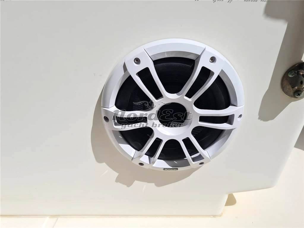 Boston whaler Outrage 28 (verado 300 - 2018)