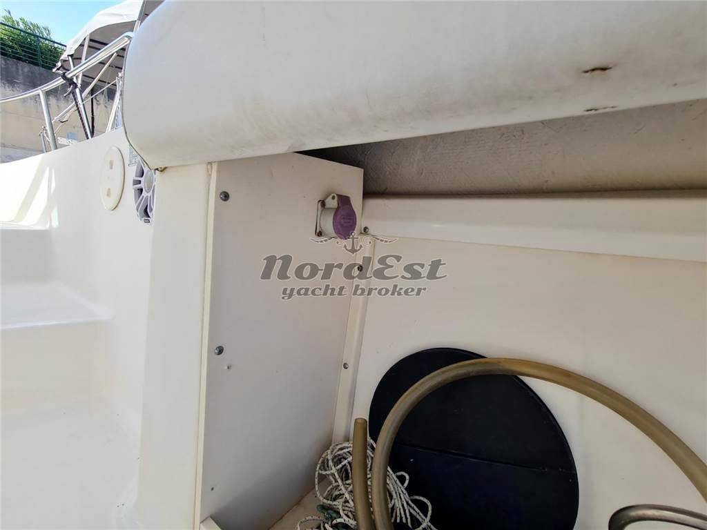 Boston whaler Outrage 28 (verado 300 - 2018)