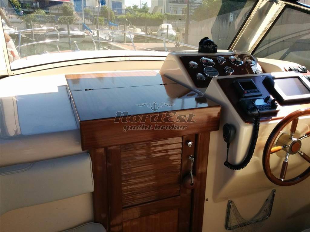 Mimi Libeccio 27 cabin