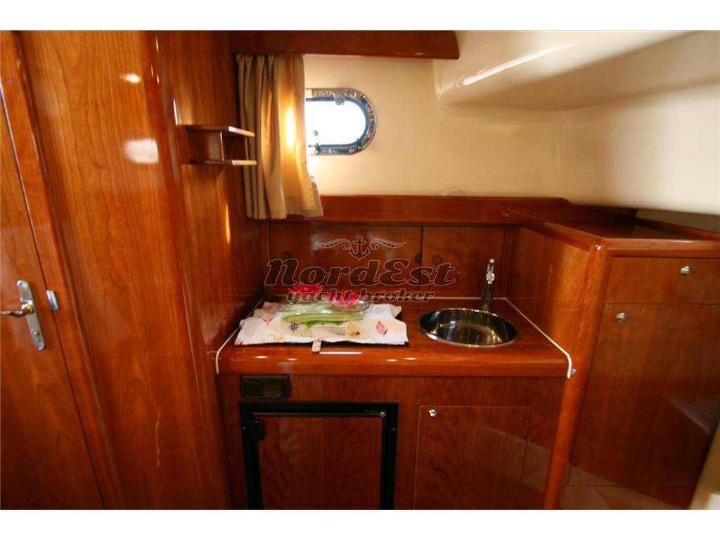 Mimi Libeccio 27 cabin