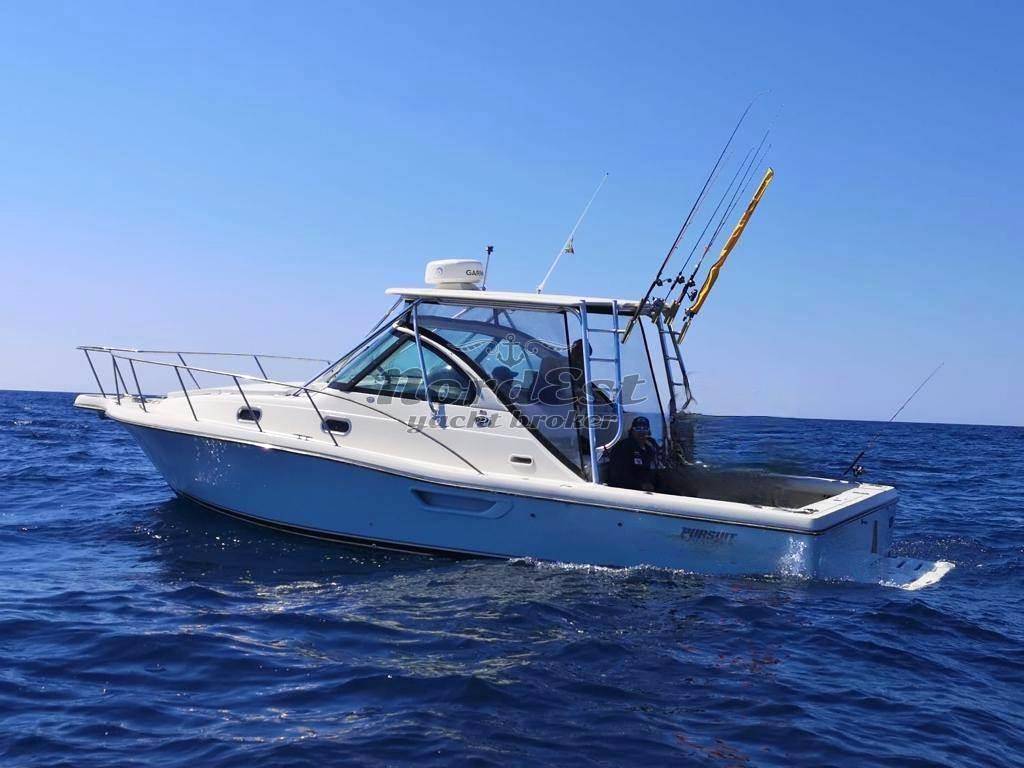 Pursuit 3100 offshore