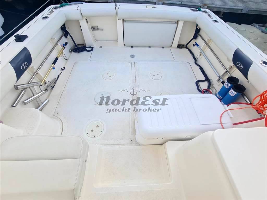 Pursuit 3100 offshore