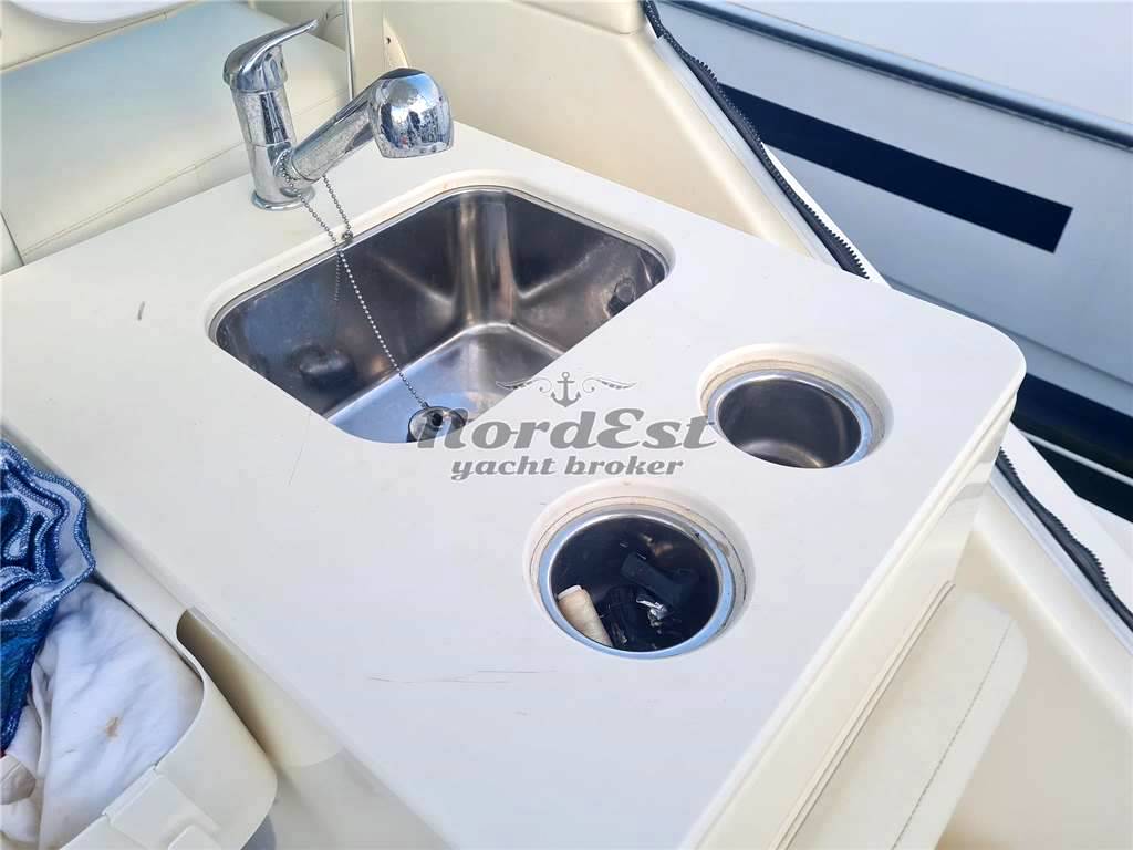 Pursuit 3100 offshore
