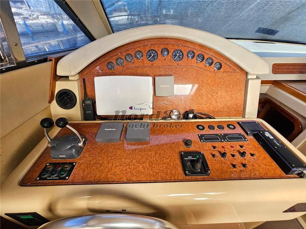 Ferretti 46