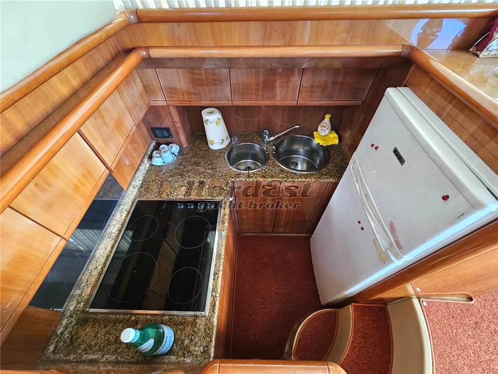 Ferretti 46