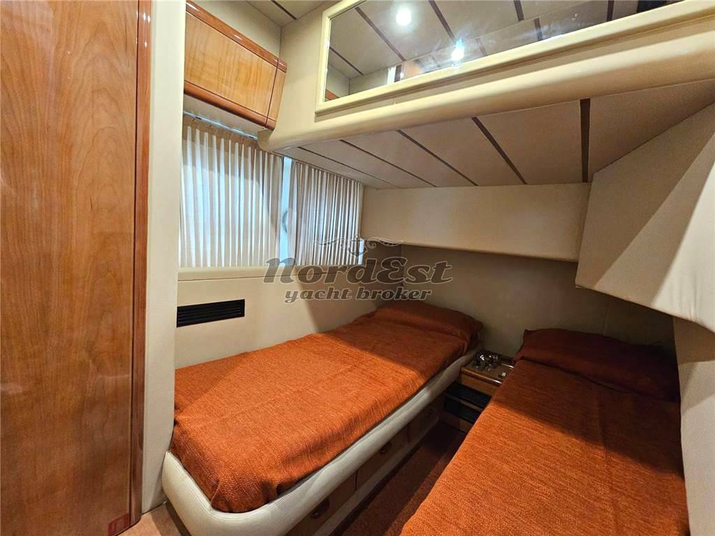 Ferretti 46