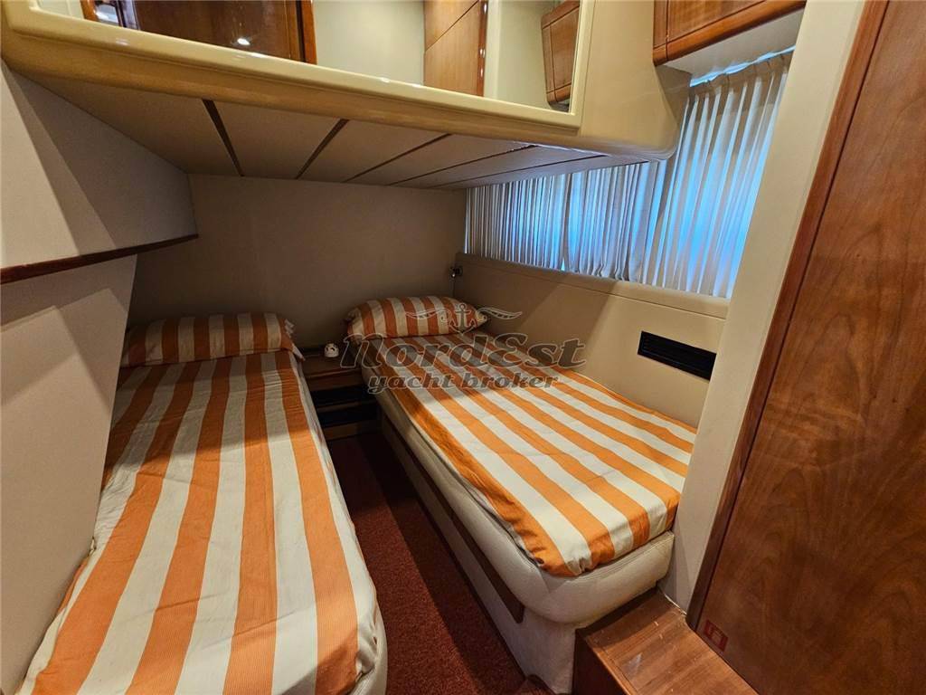 Ferretti 46