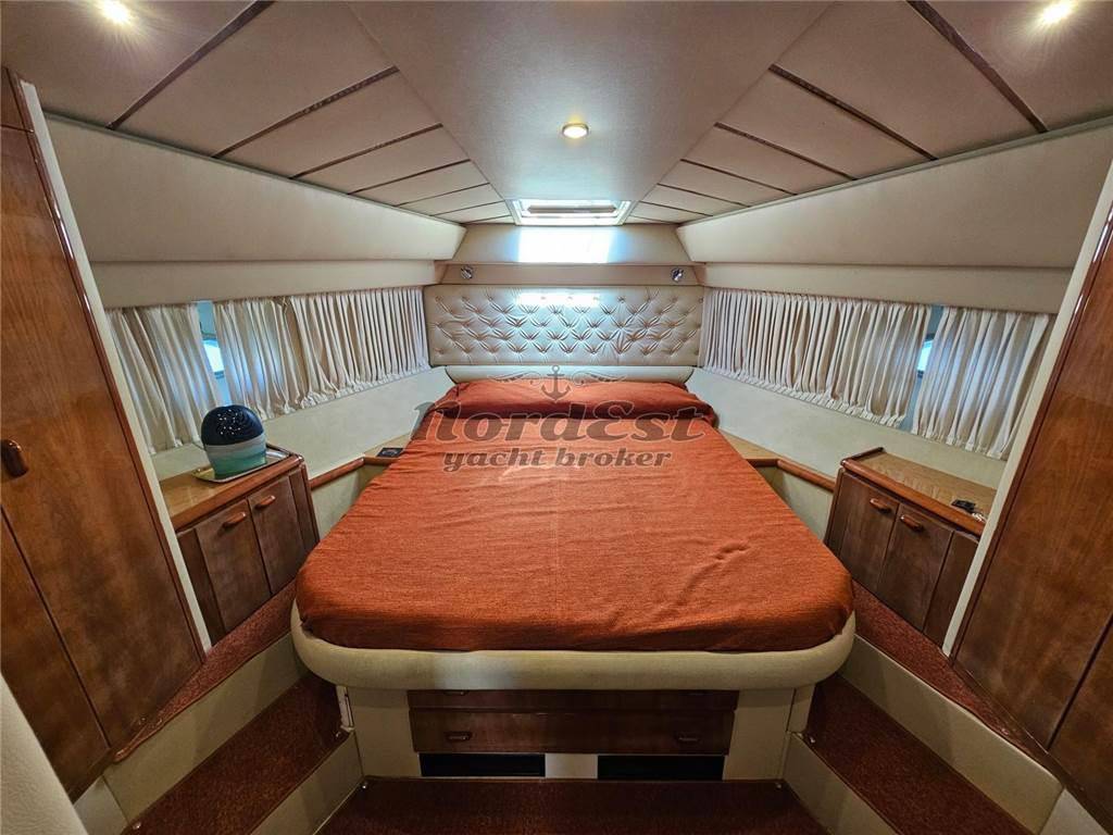 Ferretti 46