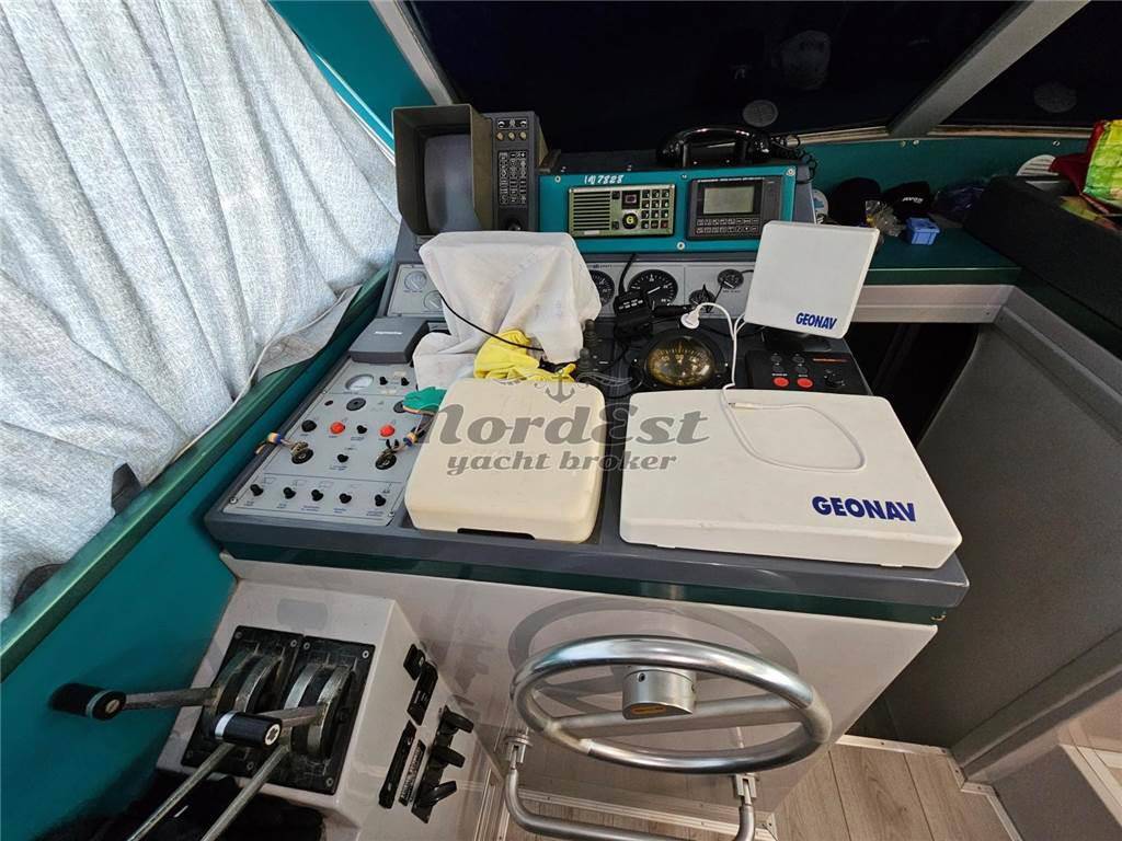 Ferretti 39