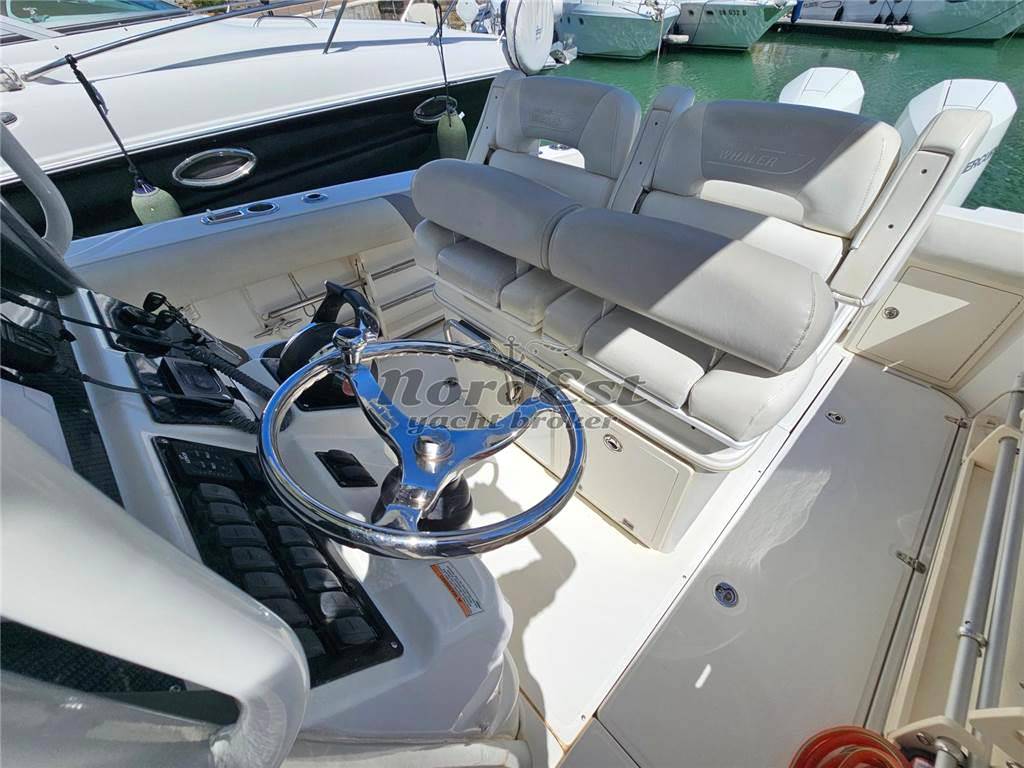 Boston whaler 280 outrage 28