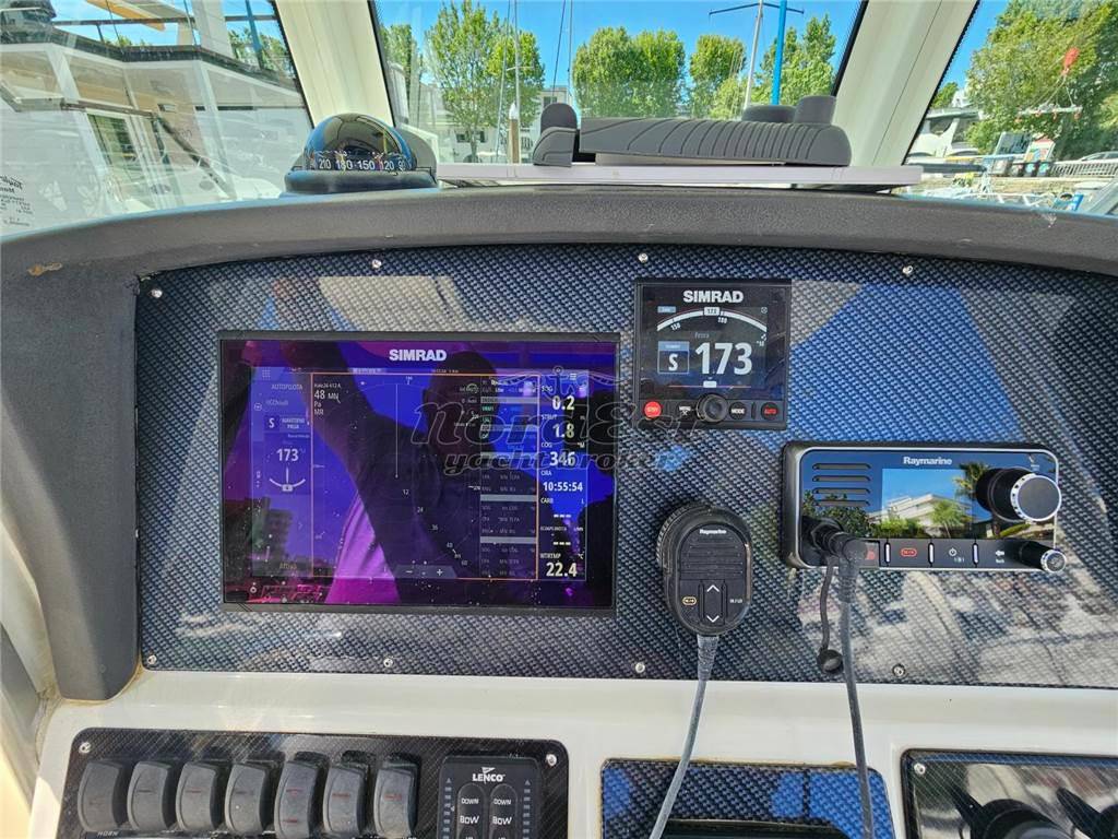 Boston whaler 280 outrage 28