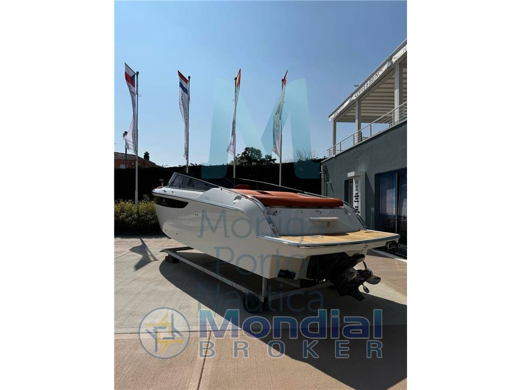 Cranchi yachts E26 classic